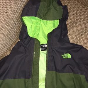 COPY - Boys The North Face rain coat